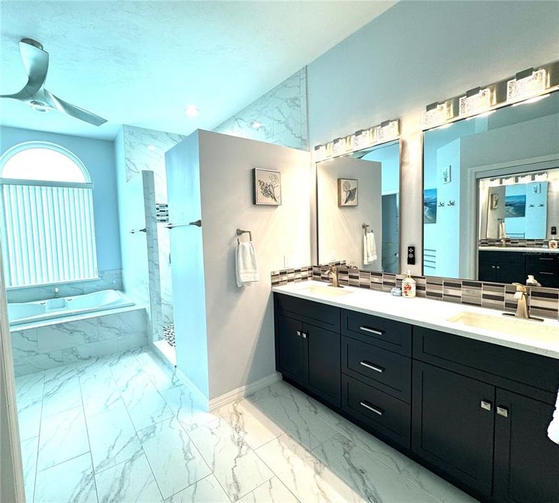 En Venta: $835,000 (4 camas, 3 baños, 2804 Pies cuadrados)