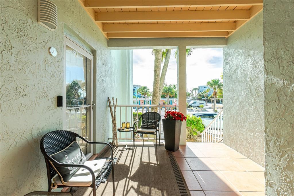 For Sale: $338,500 (2 beds, 2 baths, 754 Square Feet)