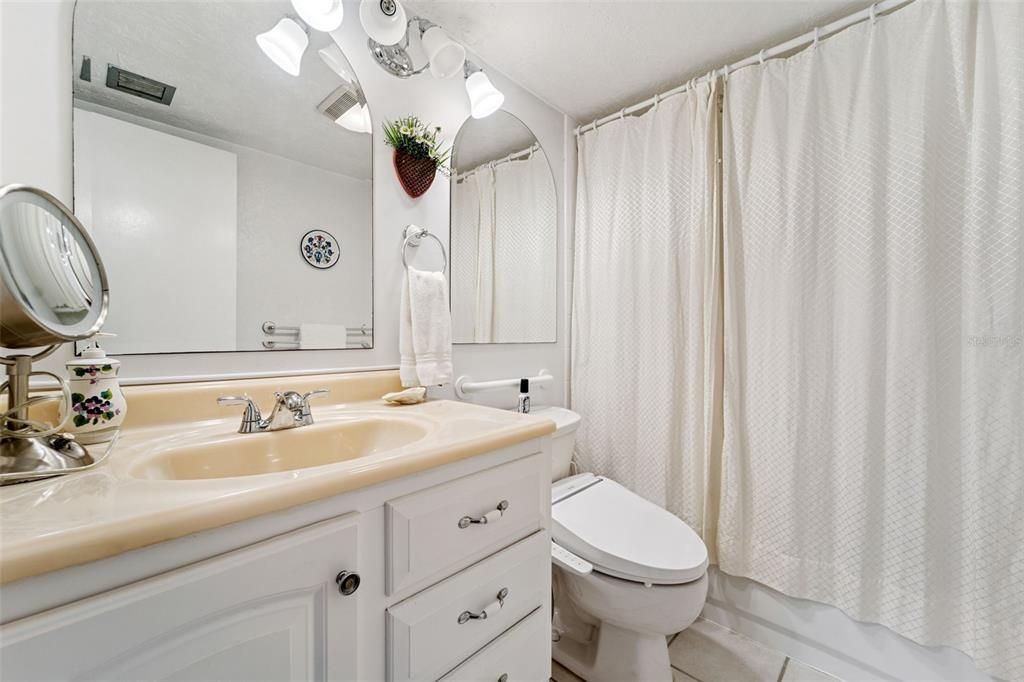 En Venta: $649,900 (2 camas, 2 baños, 1103 Pies cuadrados)