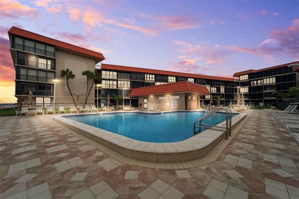 En Venta: $649,900 (2 camas, 2 baños, 1103 Pies cuadrados)