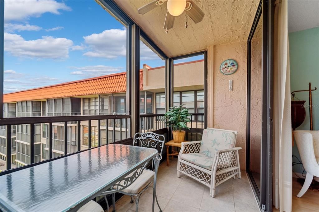 En Venta: $649,900 (2 camas, 2 baños, 1103 Pies cuadrados)