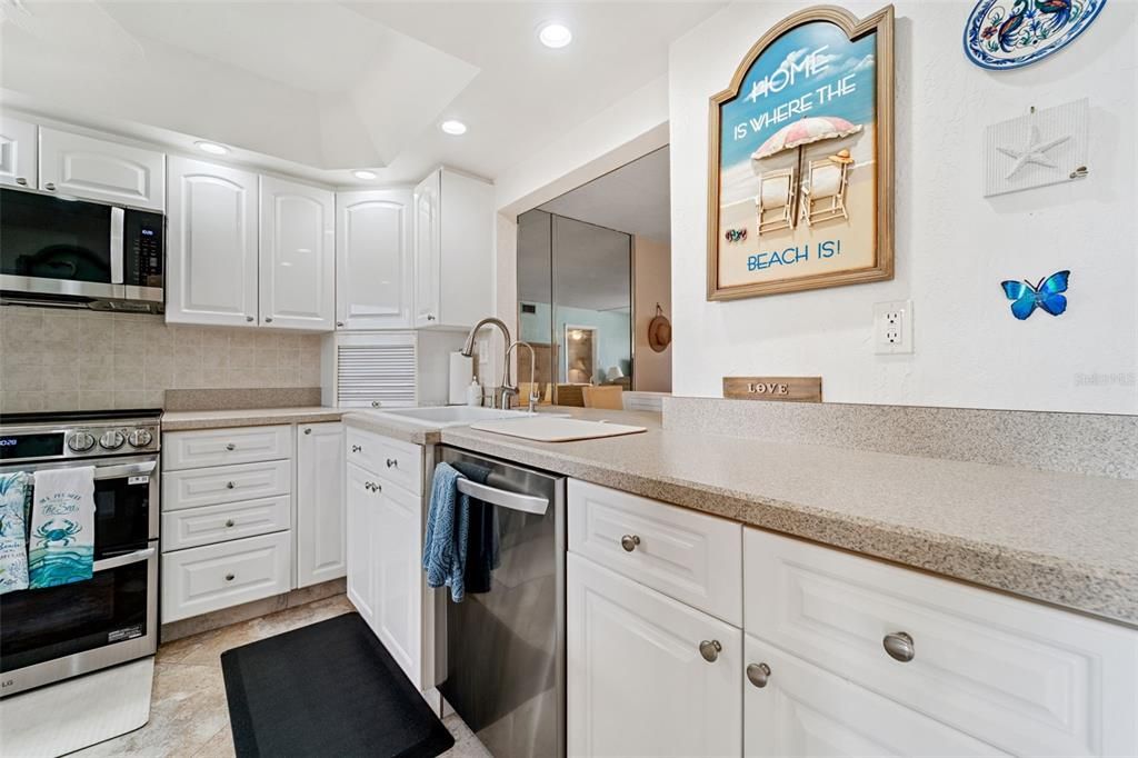 En Venta: $649,900 (2 camas, 2 baños, 1103 Pies cuadrados)