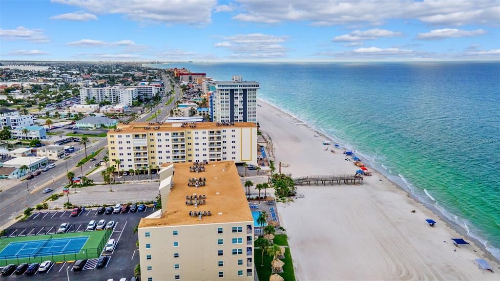 En Venta: $649,900 (2 camas, 2 baños, 1103 Pies cuadrados)