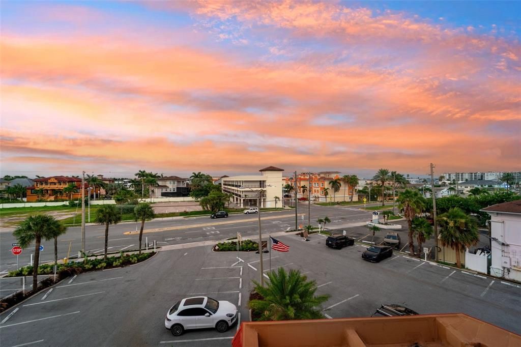 En Venta: $649,900 (2 camas, 2 baños, 1103 Pies cuadrados)