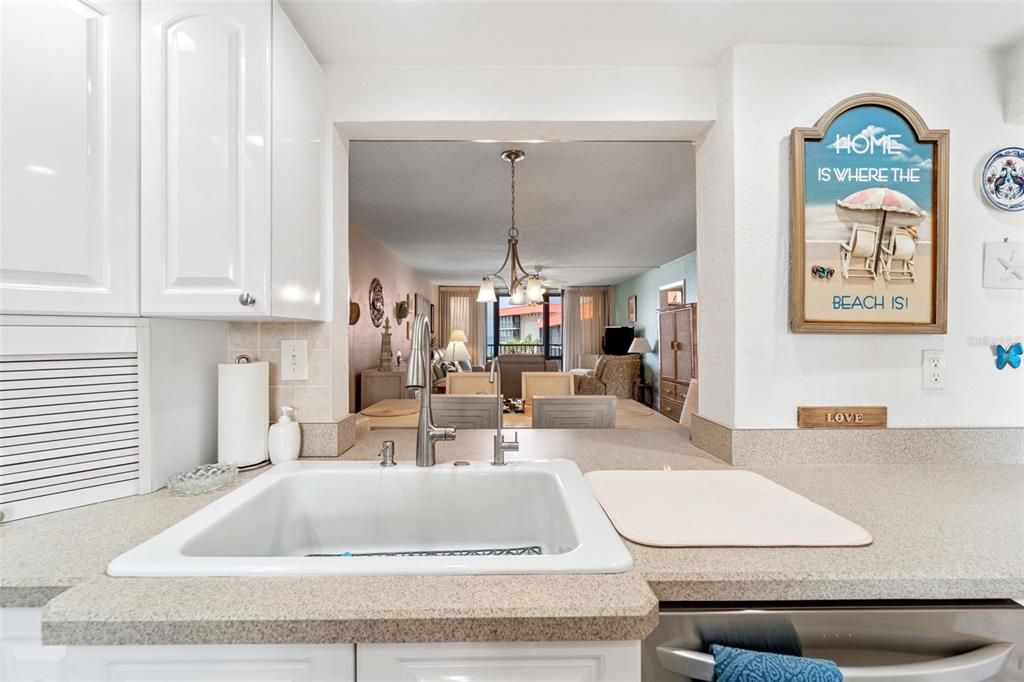 En Venta: $649,900 (2 camas, 2 baños, 1103 Pies cuadrados)