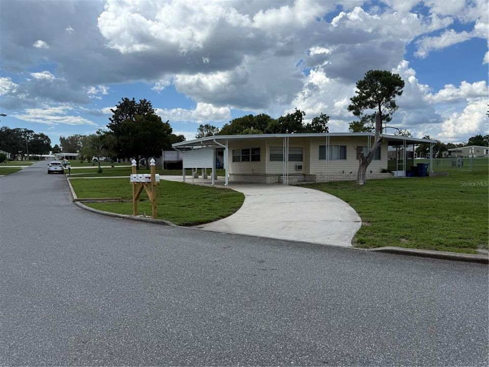 Active With Contract: $135,000 (2 beds, 2 baths, 966 Square Feet)