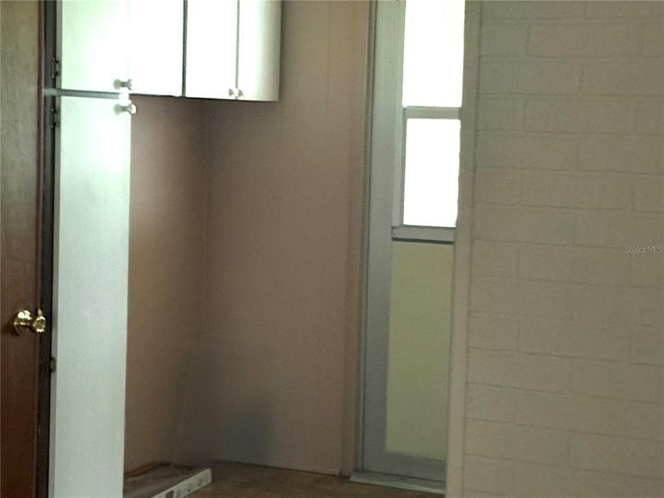 Active With Contract: $135,000 (2 beds, 2 baths, 966 Square Feet)