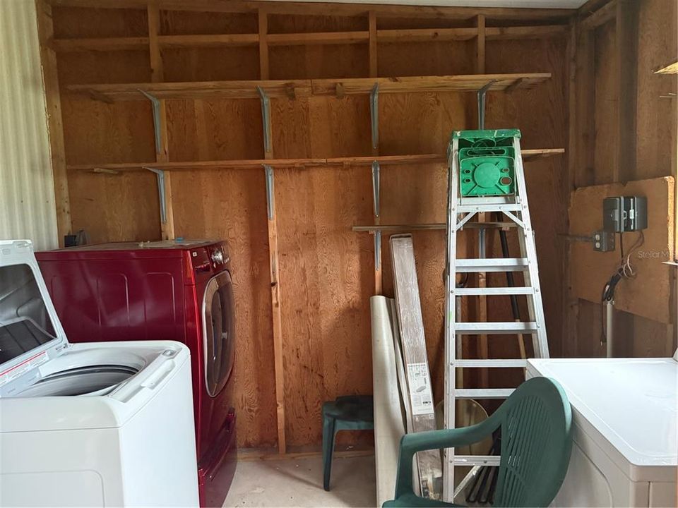 Active With Contract: $135,000 (2 beds, 2 baths, 966 Square Feet)