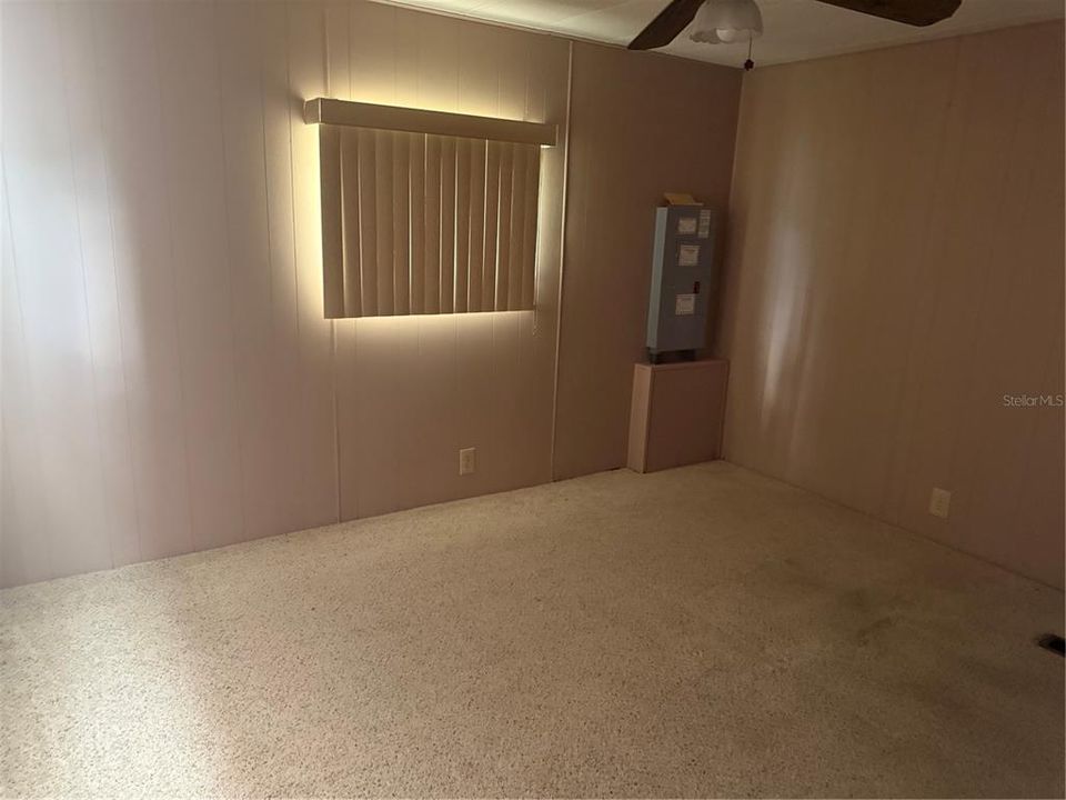 Active With Contract: $135,000 (2 beds, 2 baths, 966 Square Feet)