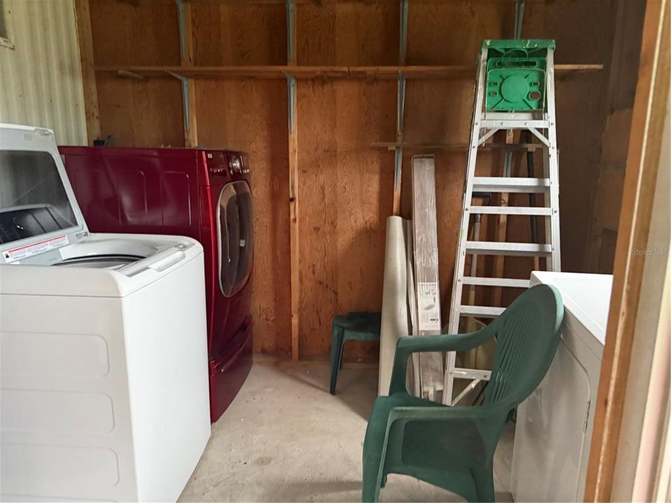 Active With Contract: $135,000 (2 beds, 2 baths, 966 Square Feet)