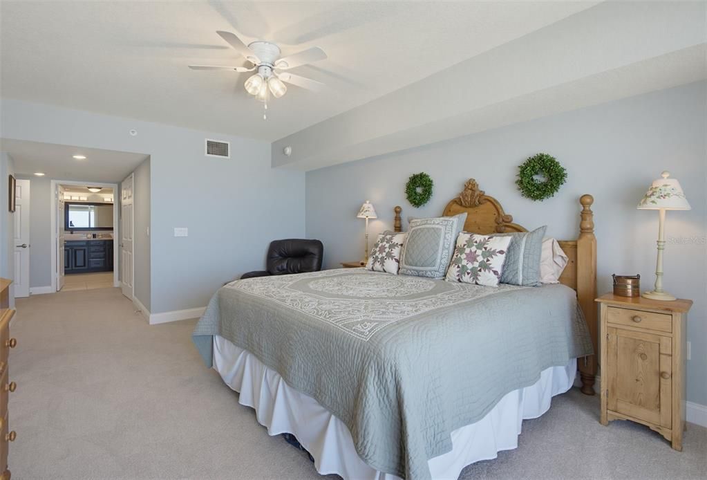 Active With Contract: $629,000 (3 beds, 3 baths, 2215 Square Feet)