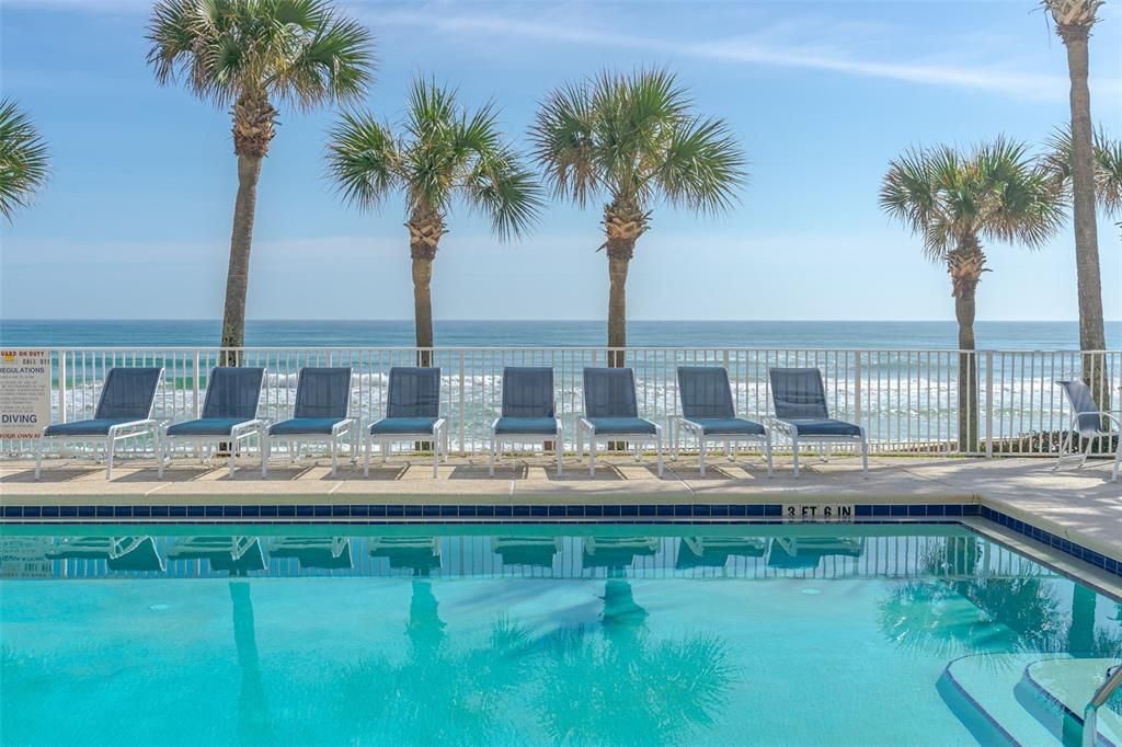 Active With Contract: $629,000 (3 beds, 3 baths, 2215 Square Feet)