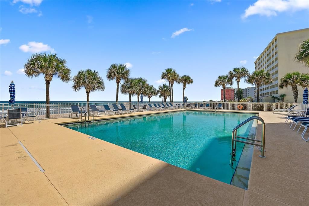 Active With Contract: $629,000 (3 beds, 3 baths, 2215 Square Feet)