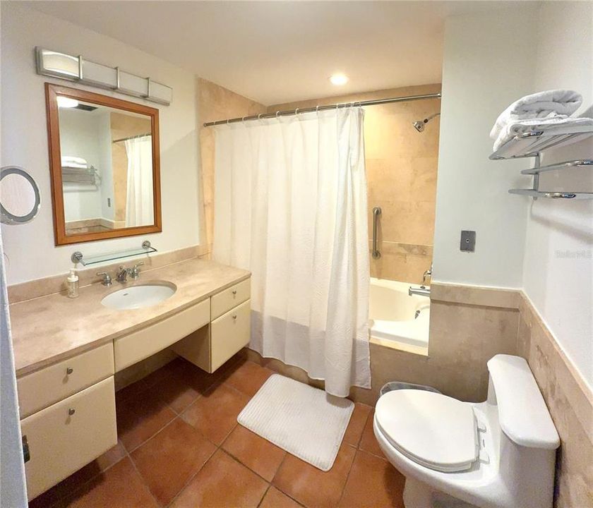 En Venta: $745,000 (2 camas, 2 baños, 0 Pies cuadrados)