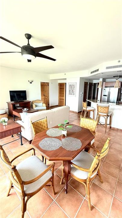 En Venta: $745,000 (2 camas, 2 baños, 0 Pies cuadrados)