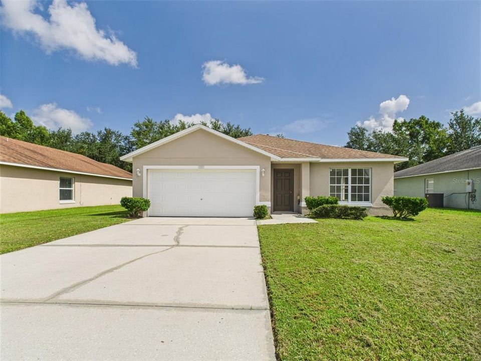 Active With Contract: $349,900 (3 beds, 2 baths, 1438 Square Feet)