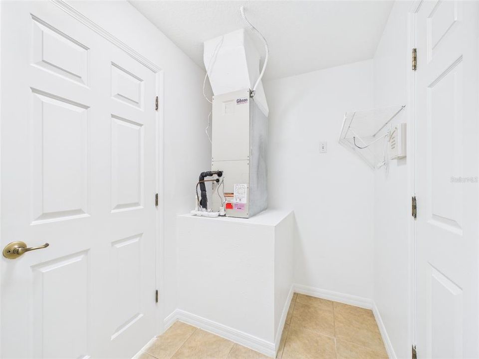 Active With Contract: $349,900 (3 beds, 2 baths, 1438 Square Feet)