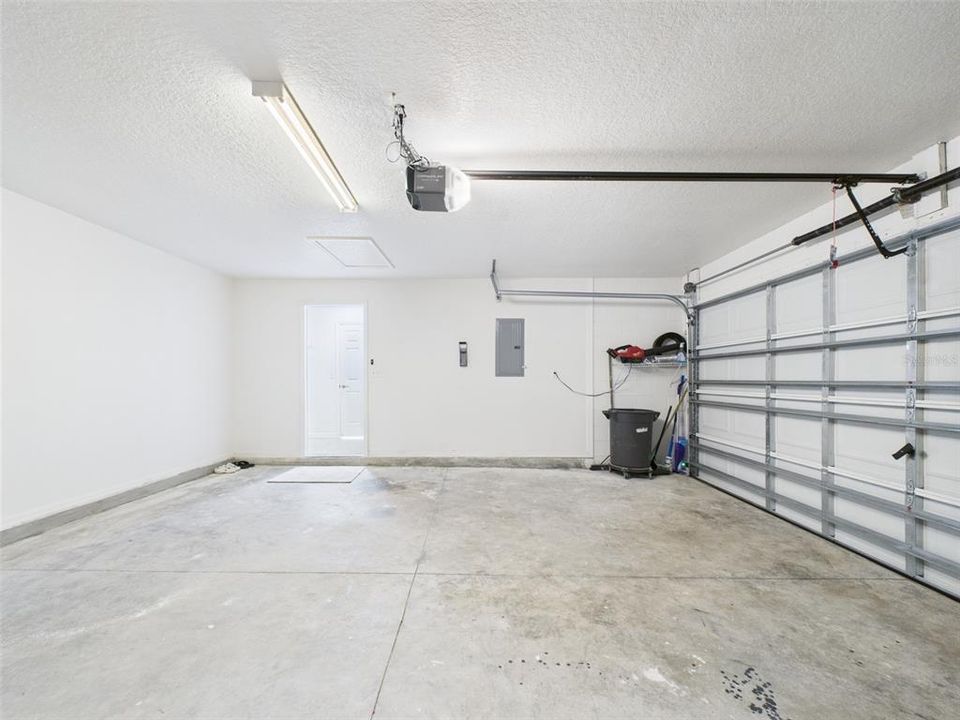 Active With Contract: $349,900 (3 beds, 2 baths, 1438 Square Feet)