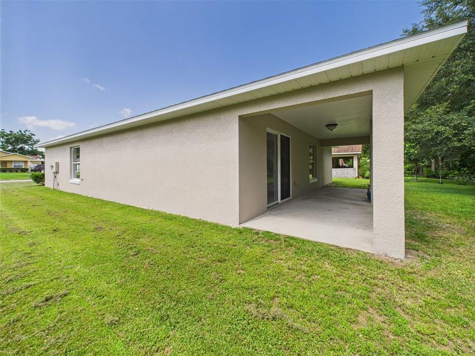 Active With Contract: $349,900 (3 beds, 2 baths, 1438 Square Feet)