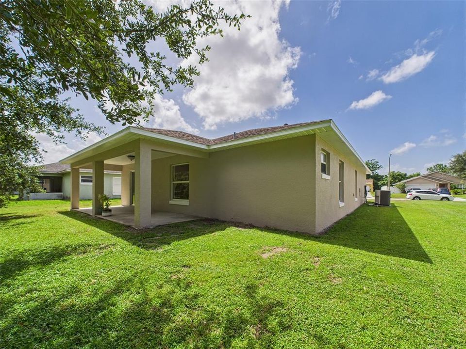 Active With Contract: $349,900 (3 beds, 2 baths, 1438 Square Feet)