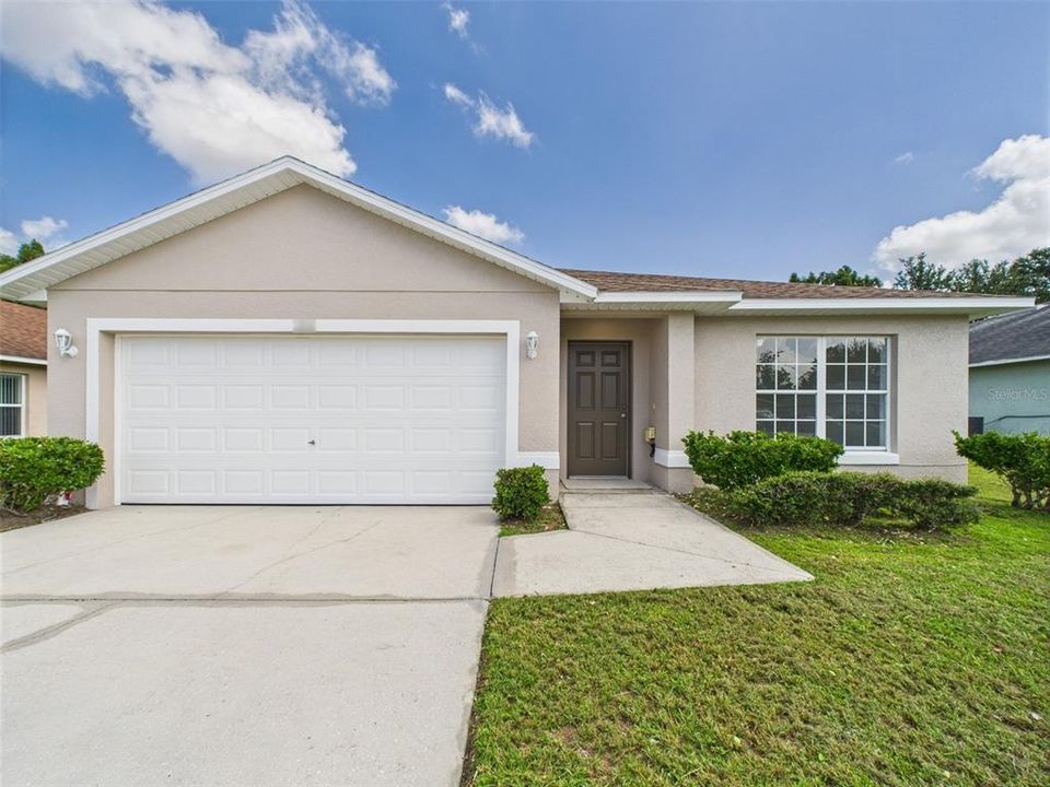Active With Contract: $349,900 (3 beds, 2 baths, 1438 Square Feet)
