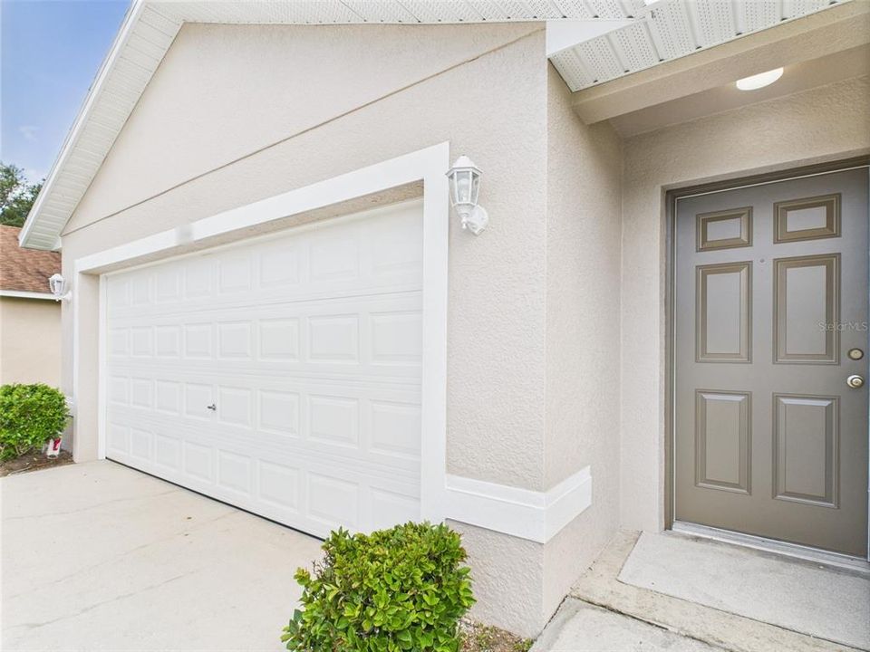 Active With Contract: $349,900 (3 beds, 2 baths, 1438 Square Feet)