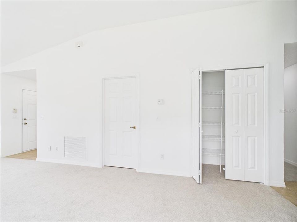 Active With Contract: $349,900 (3 beds, 2 baths, 1438 Square Feet)