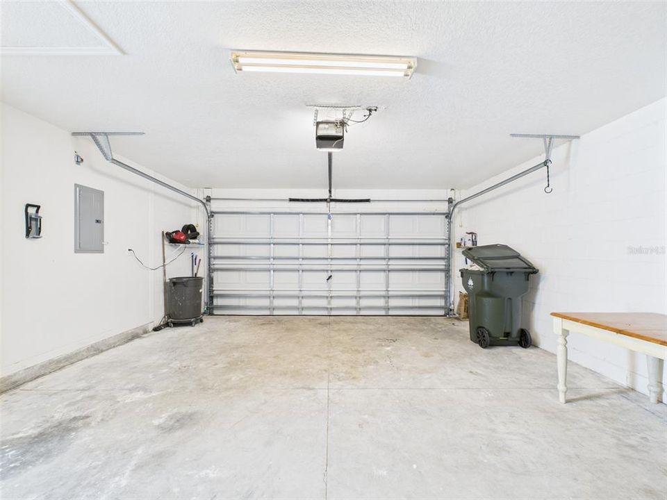 Active With Contract: $349,900 (3 beds, 2 baths, 1438 Square Feet)