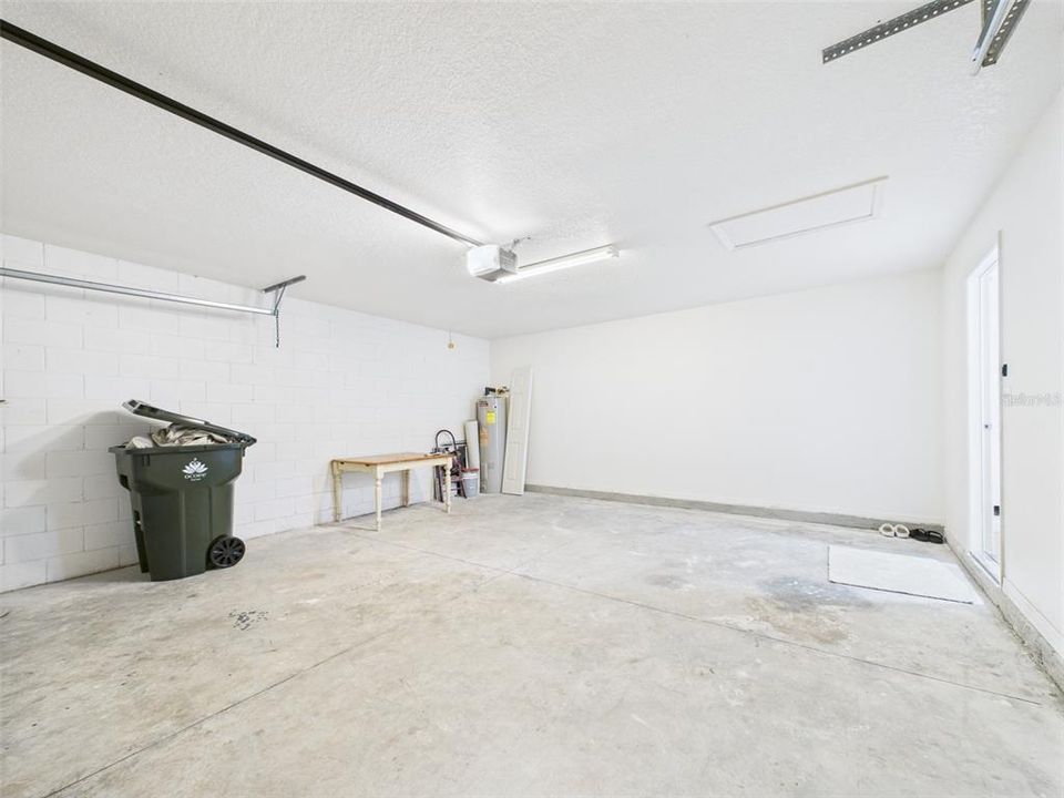 Active With Contract: $349,900 (3 beds, 2 baths, 1438 Square Feet)