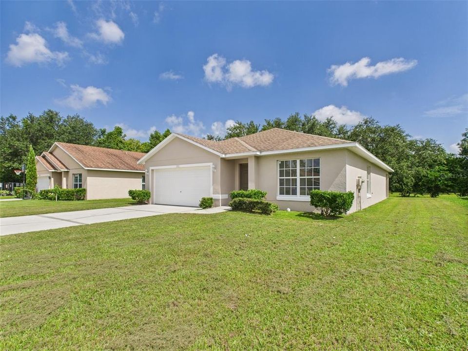 Active With Contract: $349,900 (3 beds, 2 baths, 1438 Square Feet)