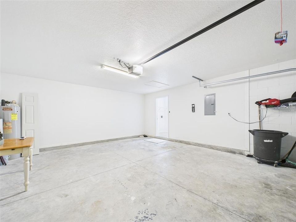 Active With Contract: $349,900 (3 beds, 2 baths, 1438 Square Feet)