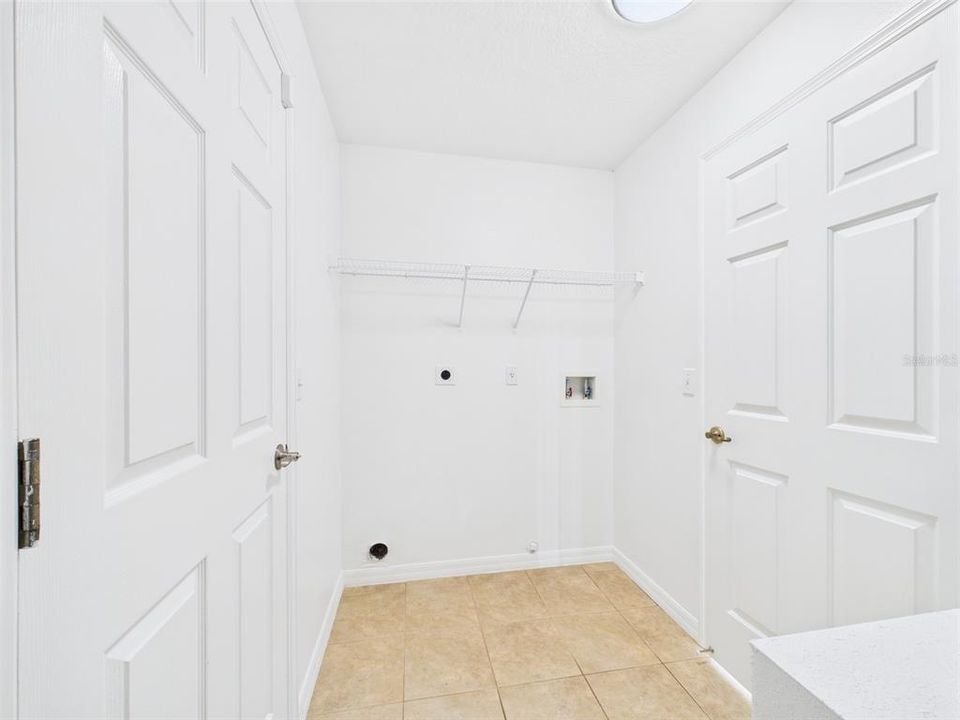 Active With Contract: $349,900 (3 beds, 2 baths, 1438 Square Feet)