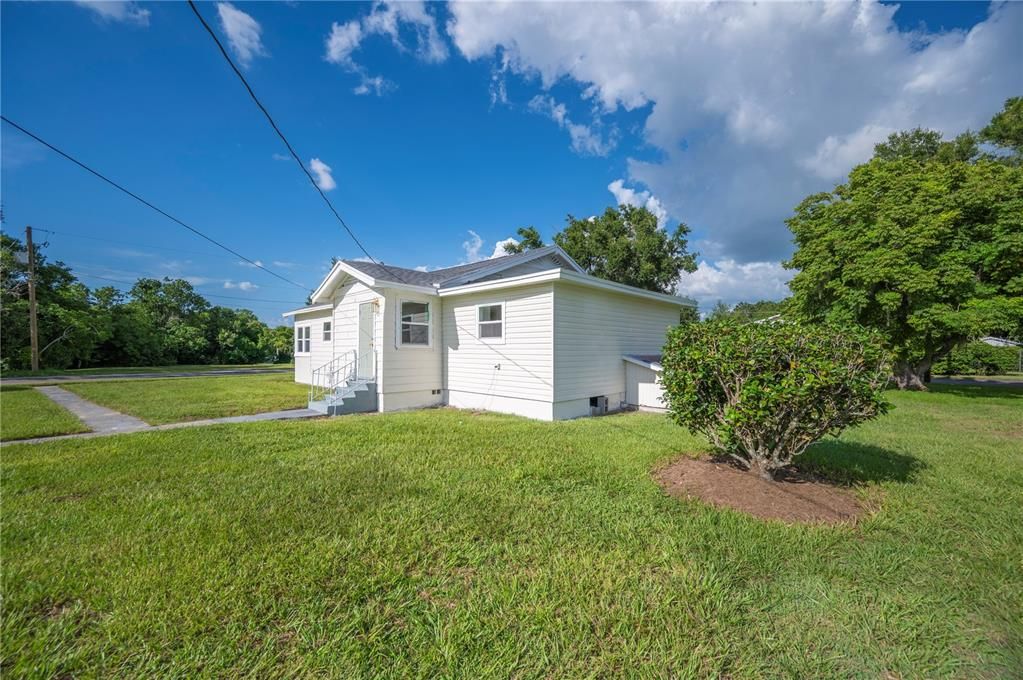 Activo con contrato: $269,900 (4 camas, 3 baños, 1728 Pies cuadrados)