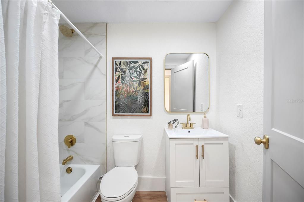 Activo con contrato: $269,900 (4 camas, 3 baños, 1728 Pies cuadrados)