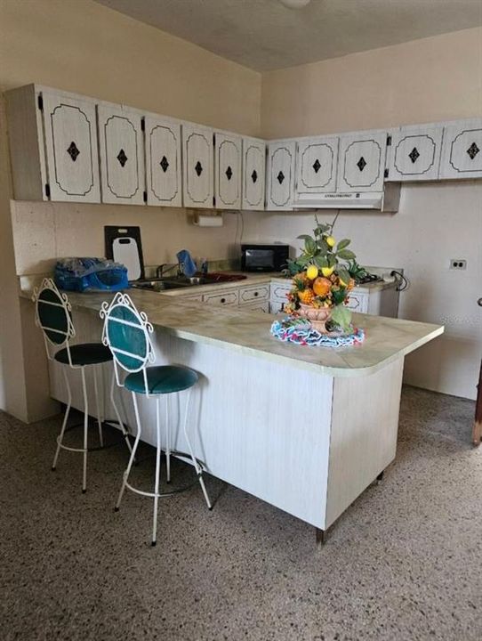 Под контрактом: $180,000 (3 спален, 1 ванн, 1900 Квадратных фут)