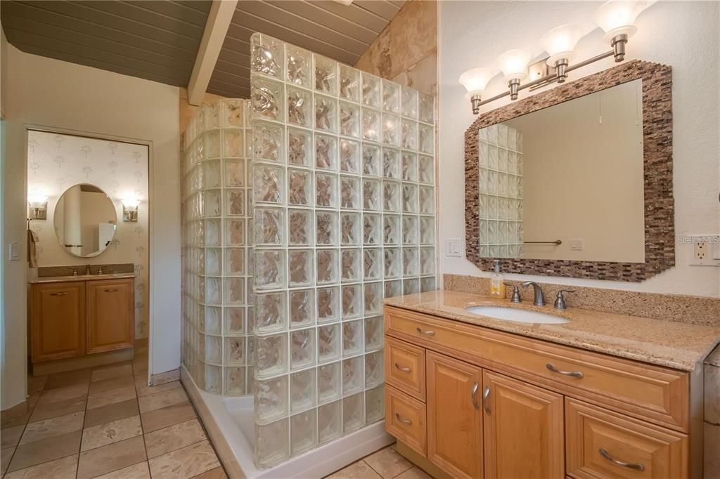 На продажу: $750,000 (5 спален, 4 ванн, 3723 Квадратных фут)