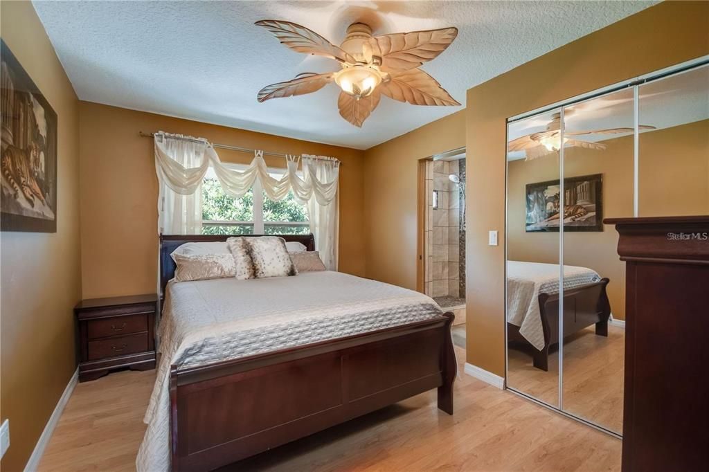 На продажу: $750,000 (5 спален, 4 ванн, 3723 Квадратных фут)