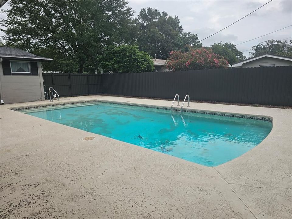 Activo con contrato: $234,000 (3 camas, 2 baños, 1624 Pies cuadrados)