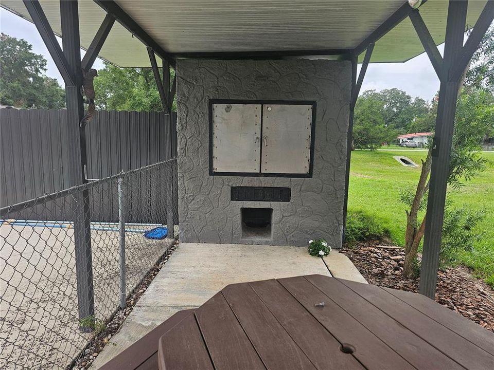 Activo con contrato: $234,000 (3 camas, 2 baños, 1624 Pies cuadrados)