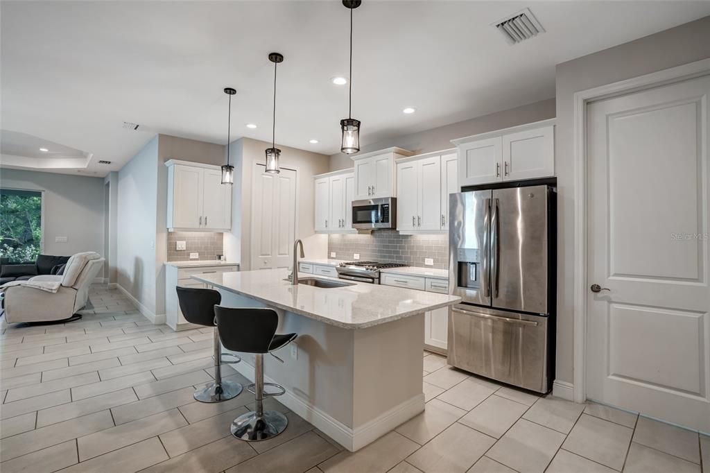 En Venta: $439,900 (3 camas, 2 baños, 1842 Pies cuadrados)