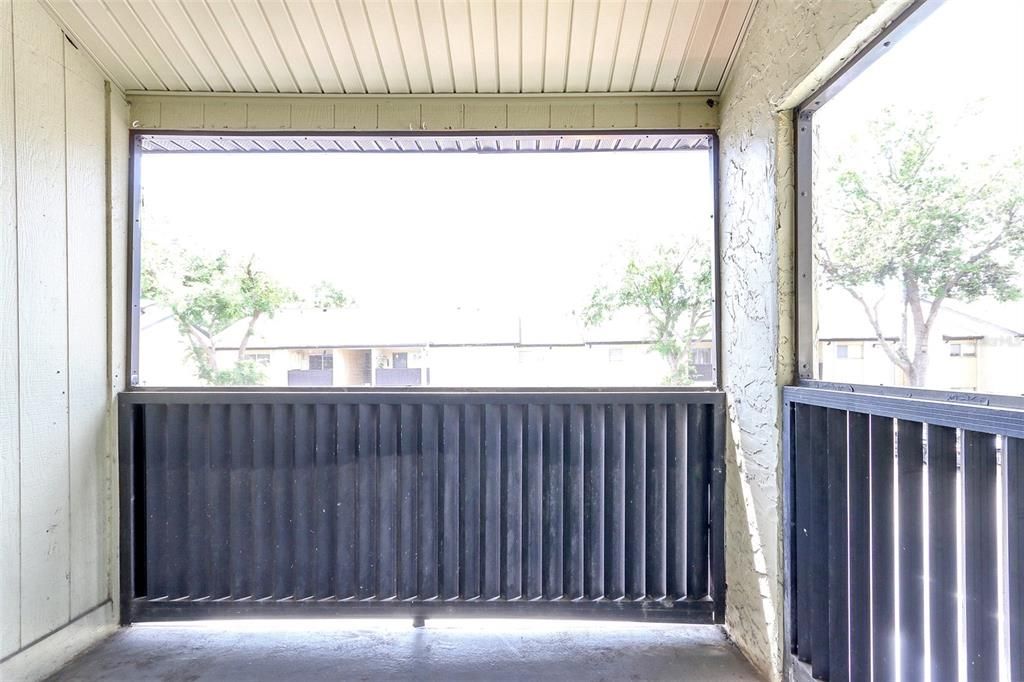 For Sale: $135,000 (2 beds, 1 baths, 826 Square Feet)