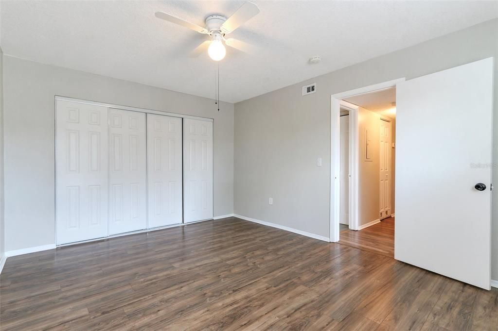 For Sale: $135,000 (2 beds, 1 baths, 826 Square Feet)