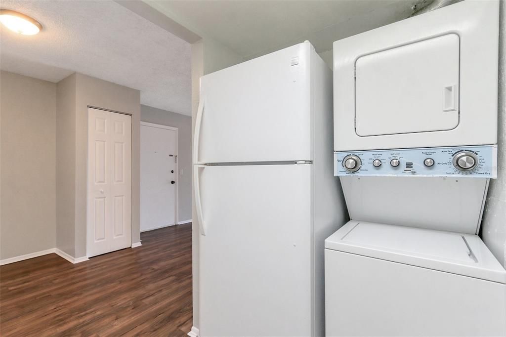 For Sale: $135,000 (2 beds, 1 baths, 826 Square Feet)
