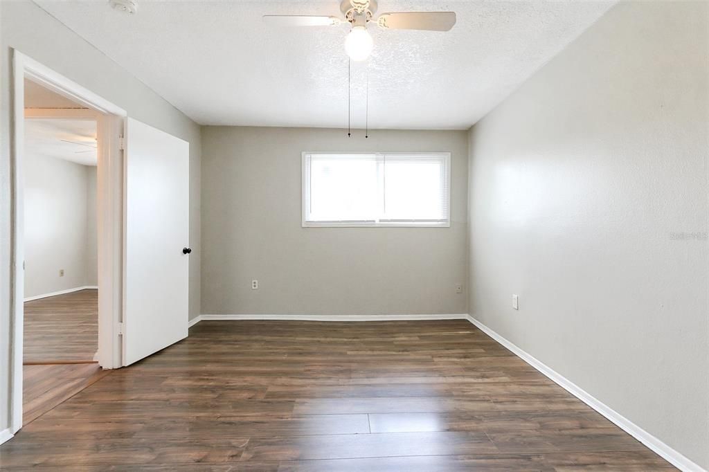 For Sale: $135,000 (2 beds, 1 baths, 826 Square Feet)