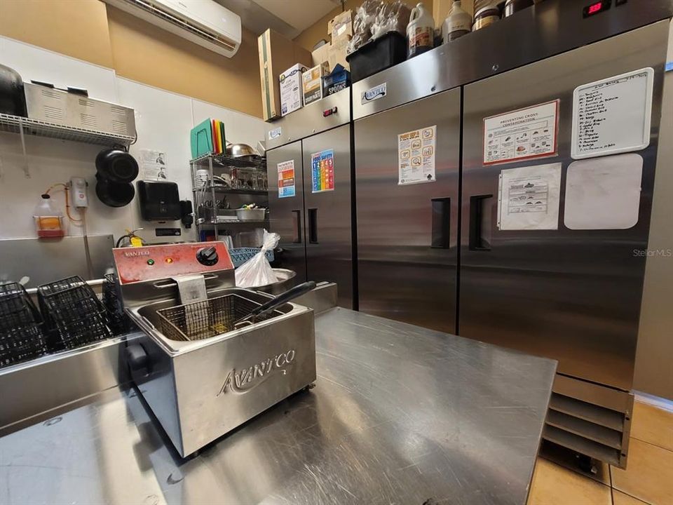 For Sale: $275,000 (0 beds, 0 baths, 999 Square Feet)