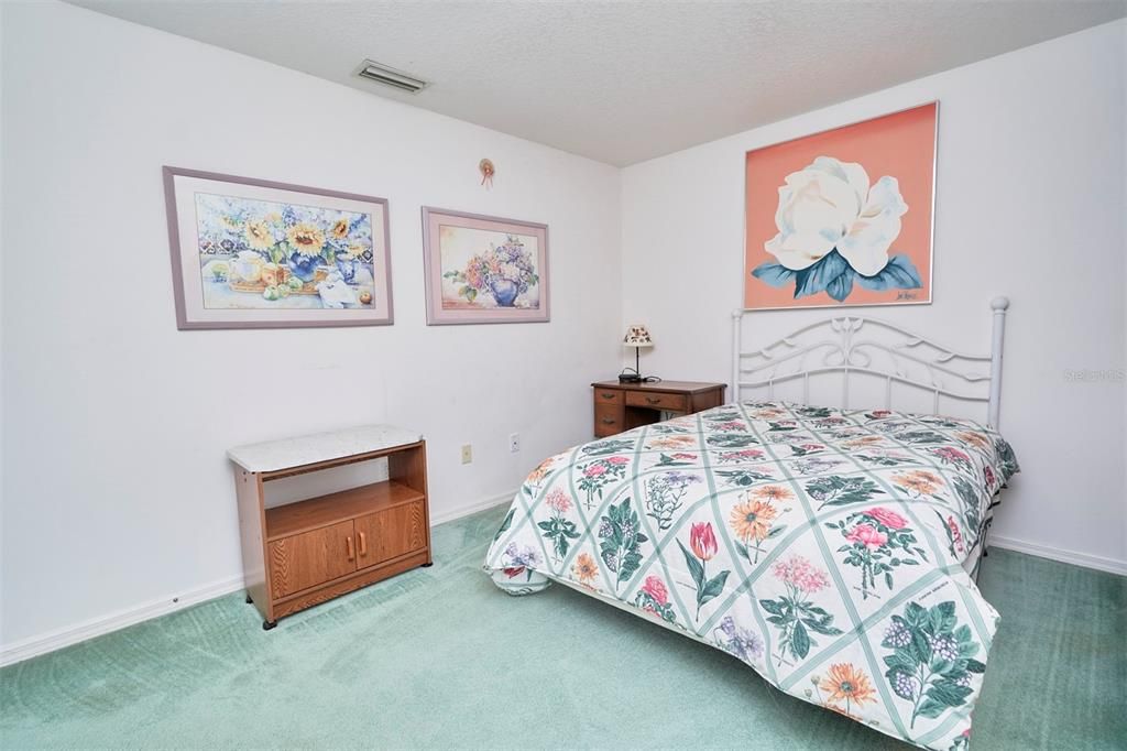 待售: $440,000 (4 贝兹, 2 浴室, 2444 平方英尺)