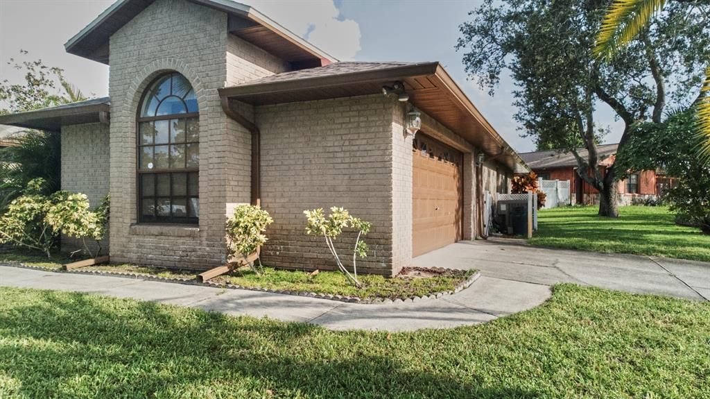 待售: $440,000 (4 贝兹, 2 浴室, 2444 平方英尺)