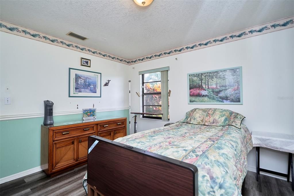 待售: $440,000 (4 贝兹, 2 浴室, 2444 平方英尺)