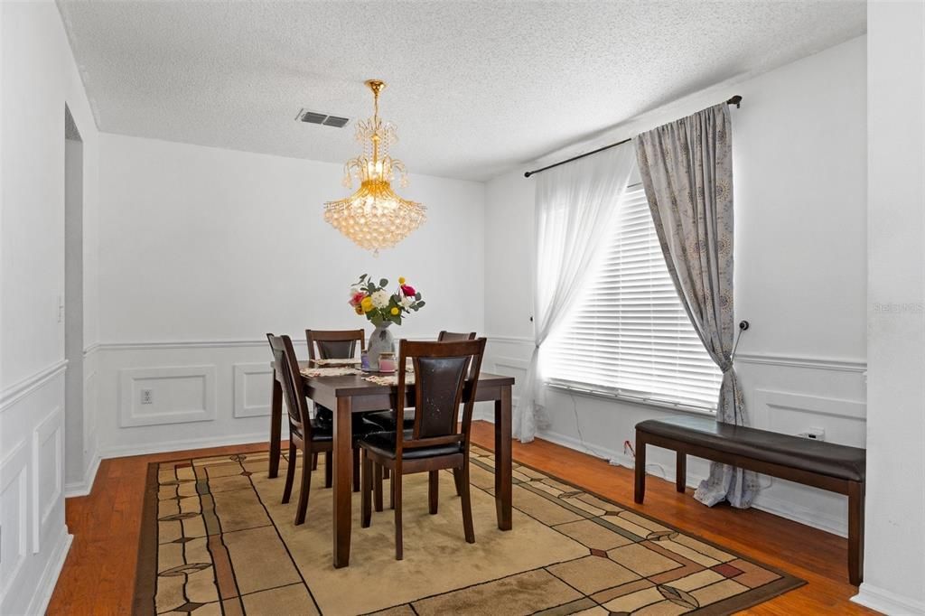 For Sale: $399,999 (3 beds, 2 baths, 2356 Square Feet)