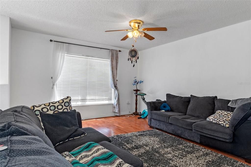 For Sale: $399,999 (3 beds, 2 baths, 2356 Square Feet)